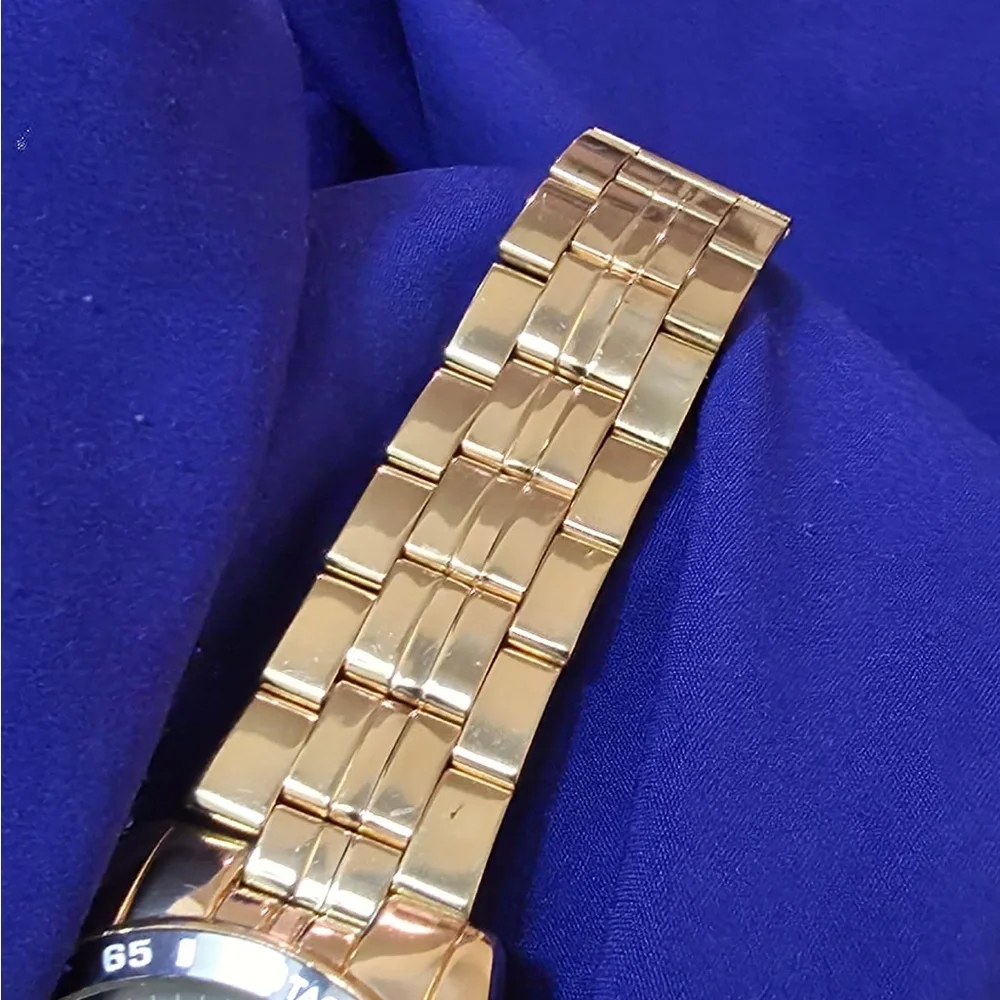 Beverly Hills Gold Tone Emerald Dial Classic Dress Mens Watch Like New